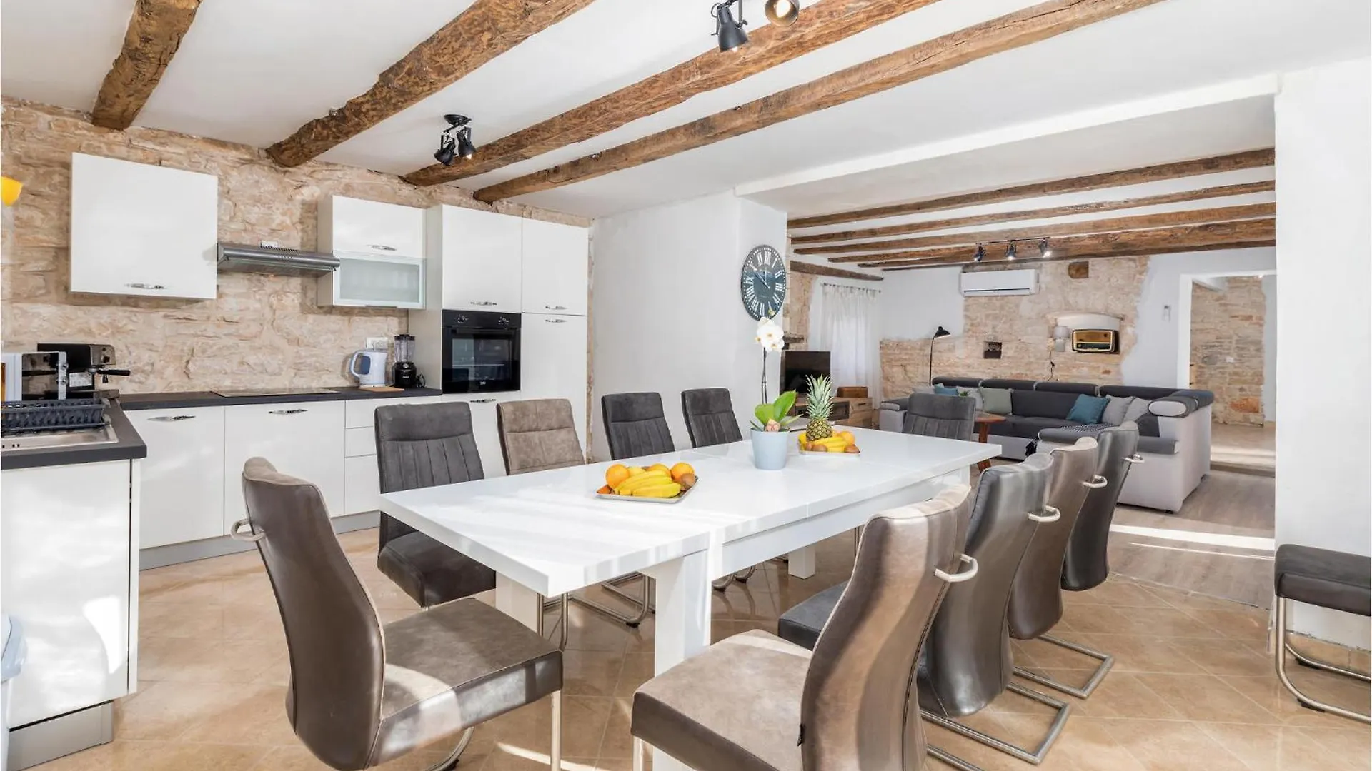 Amazing Home In Modrusani With Wifi
