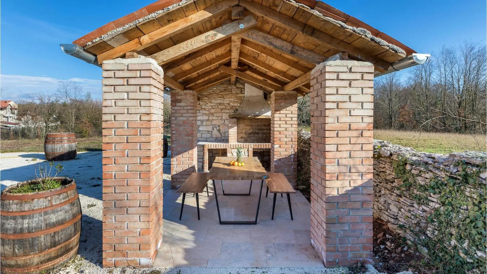 Amazing Home In Modrusani With Wifi
