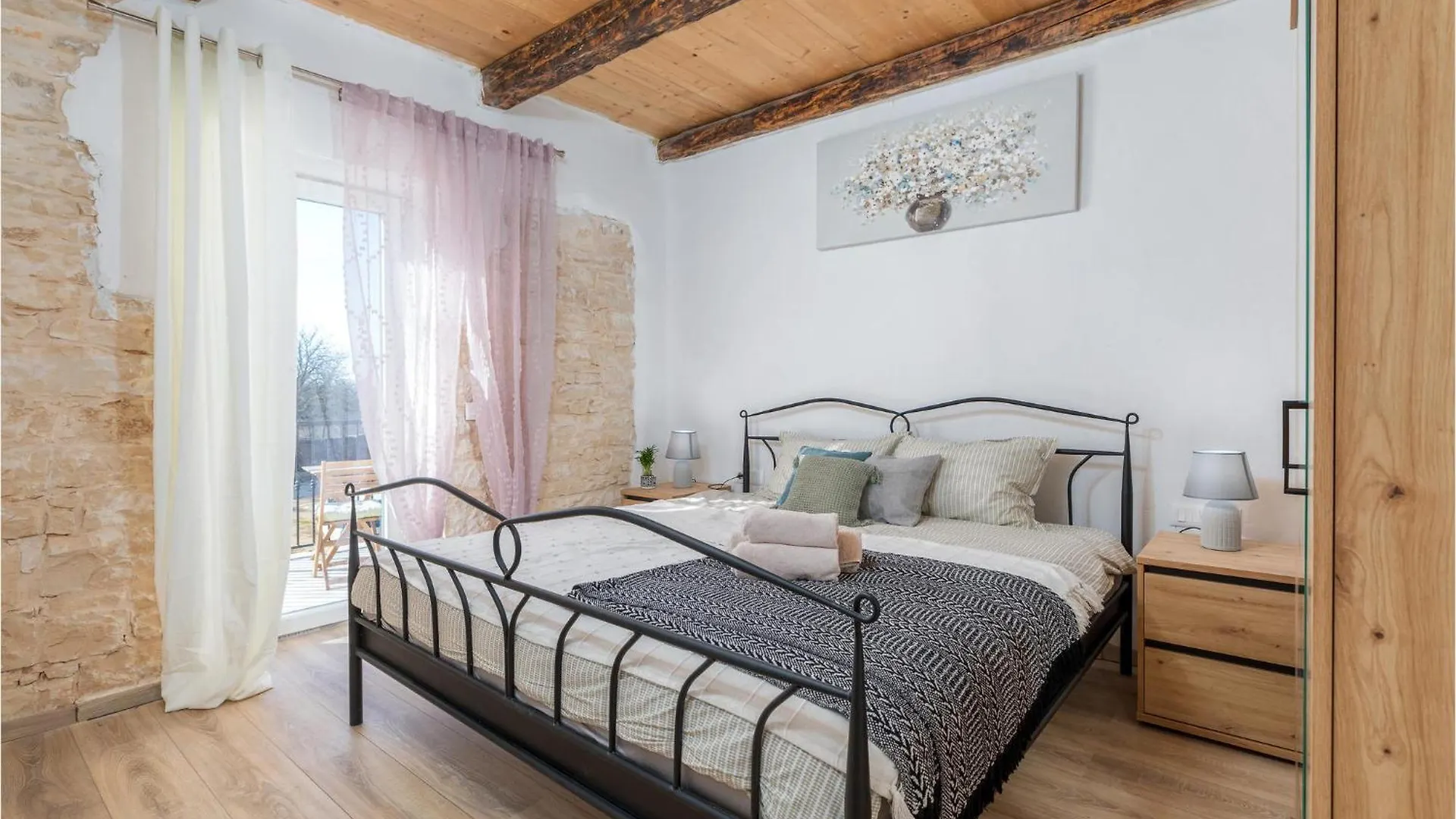 Amazing Home In Modrusani With Wifi Holiday home