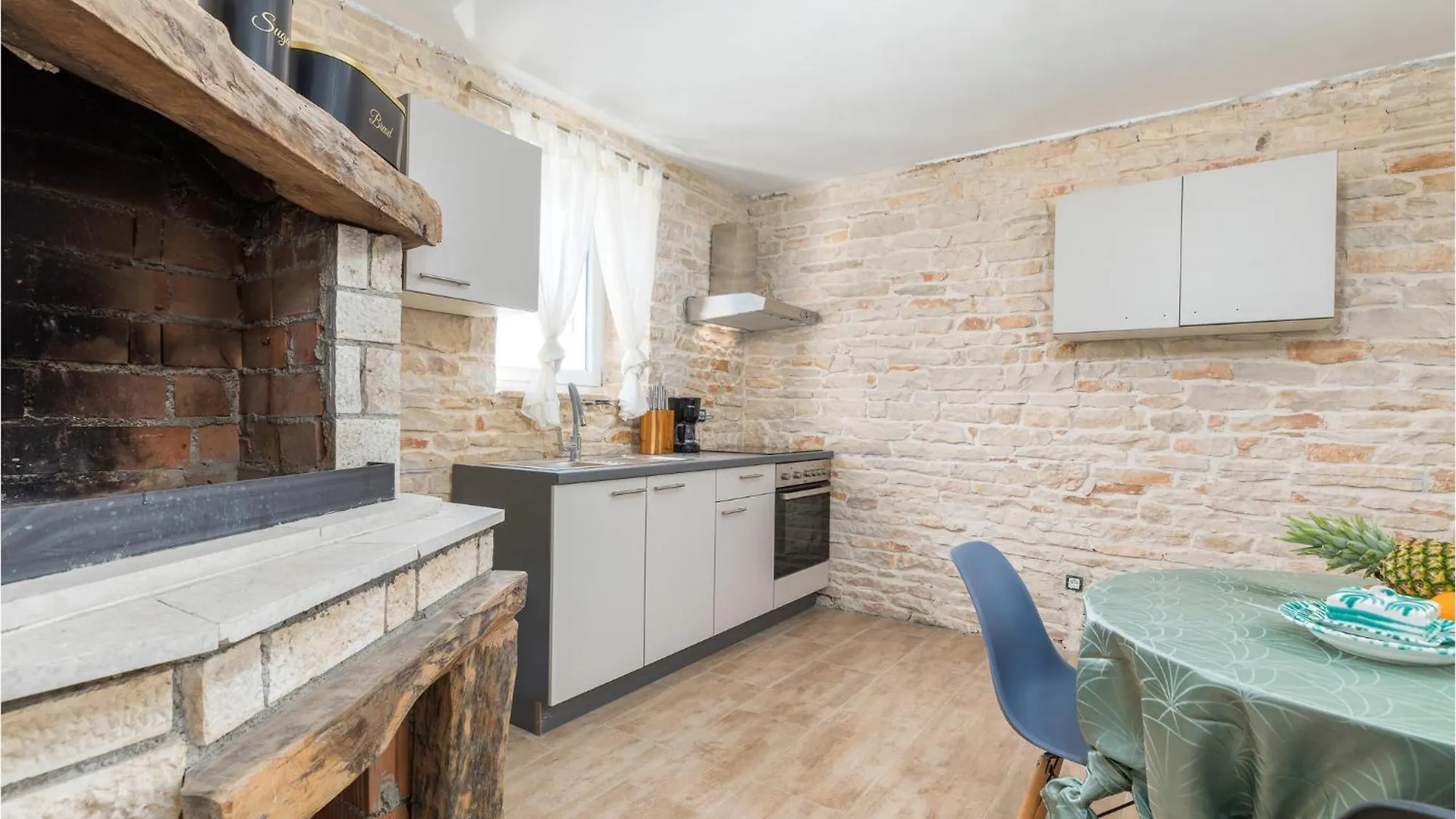Amazing Home In Modrusani With Wifi 0*,