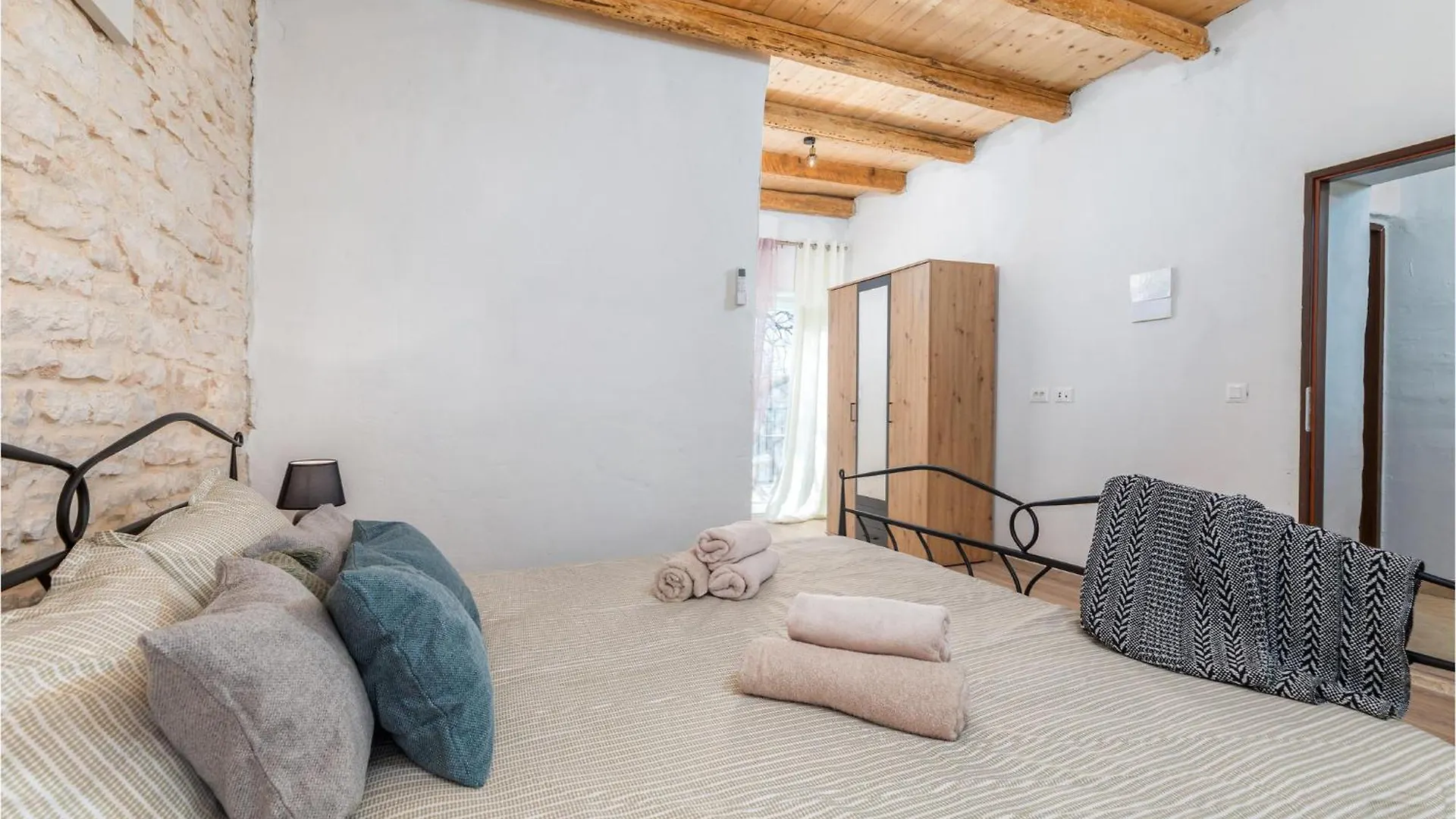 Amazing Home In Modrusani With Wifi Holiday home