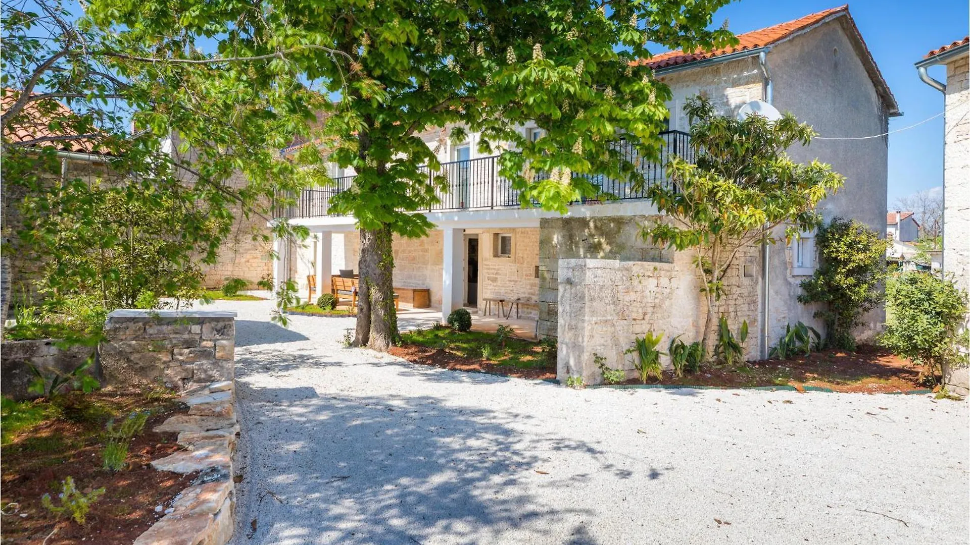 Amazing Home In Modrusani With Wifi 0*,